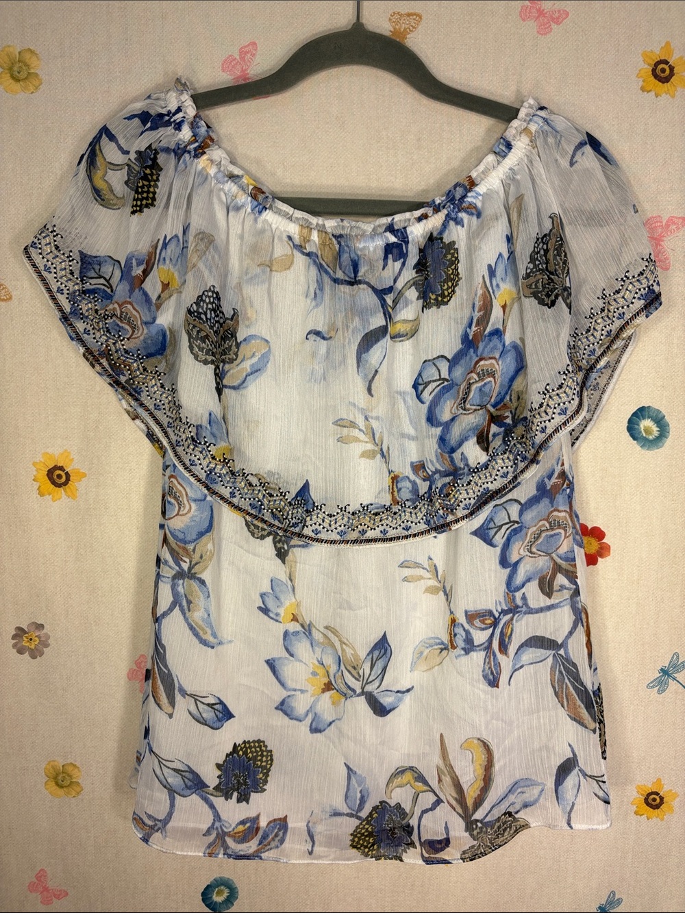 White House Black Market - Chic Floral On or Off-Shoulder Blouse w/ Embroidery